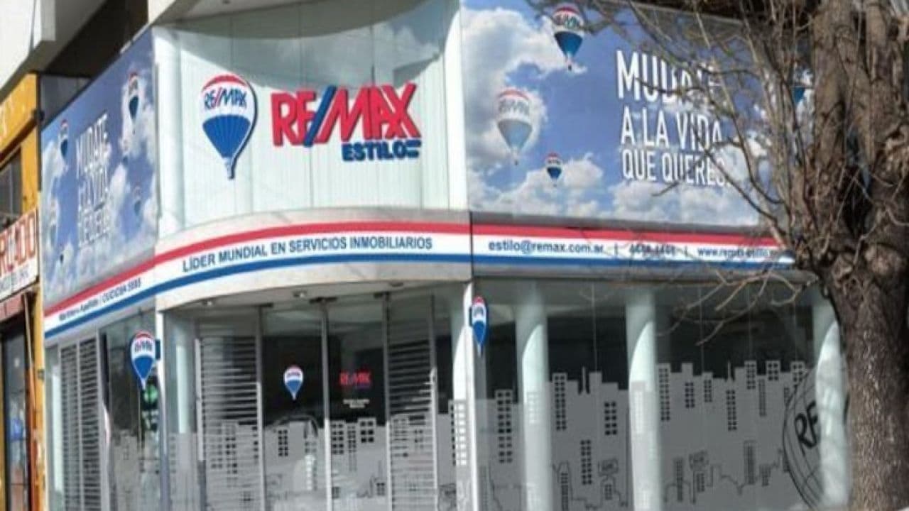 RE/MAX
